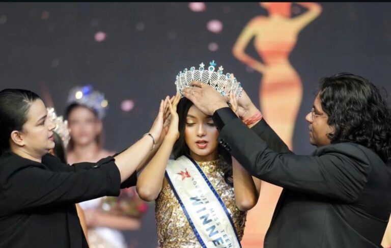 Pratiksha Das, a talented student from IIAM, the best modeling institute in Kolkata, shines as she wins the crown at a prestigious fashion event in Jaipur, showcasing her exceptional skills and dedication